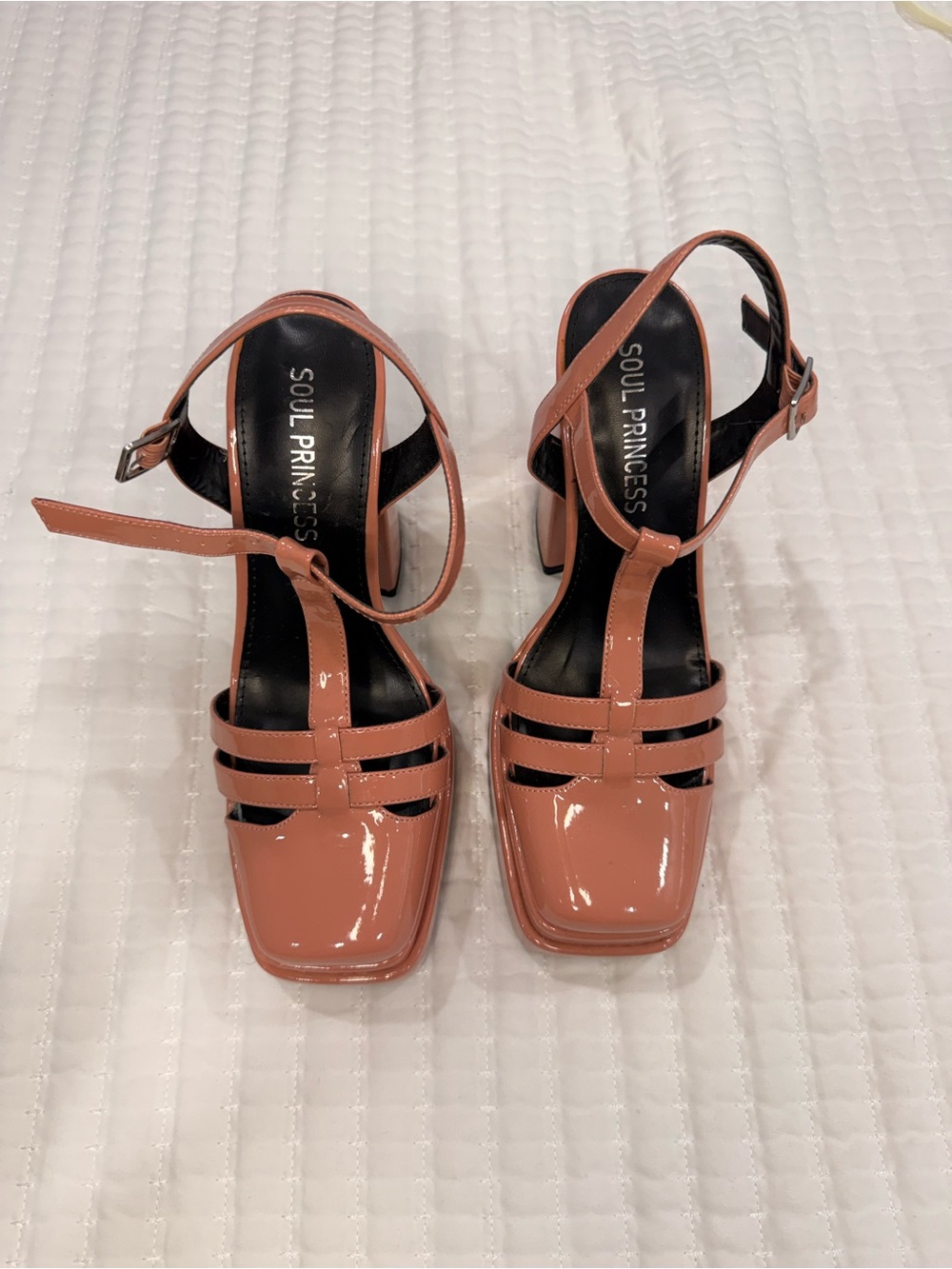 Women's Patent Leather T-Strap Block Heel Sandals in Dusty Rose